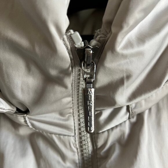 Airfield Winter Coat - matte satin light grey - size Medium - Picture 6 of 17